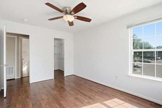 Building Photo - 8633 Beekman Pl