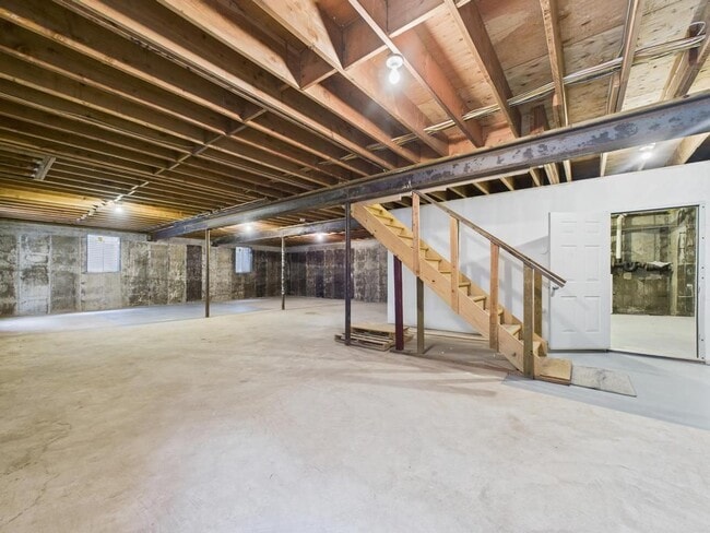 Building Photo - 136 Dow Ave