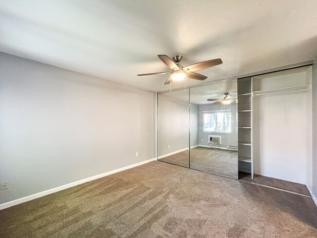 Building Photo - Beautiful 3BD/2BA W/ Reserved Parking and A/C in Allied Gardens!