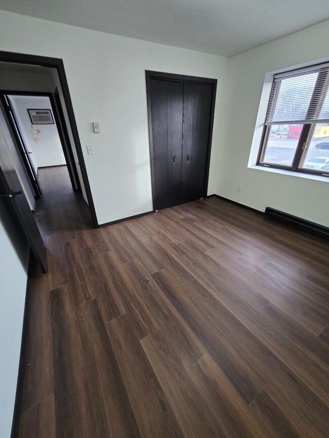 Building Photo - 1415 W Kamps Ave