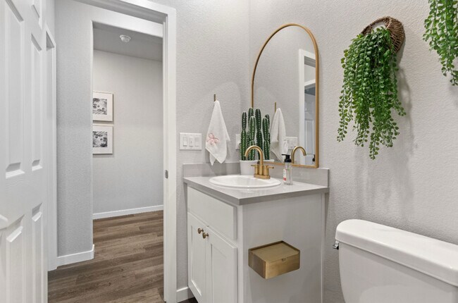 Building Photo - 1305 Swallowtail Dr