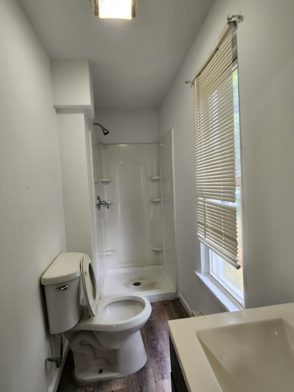Building Photo - 129 Willow St