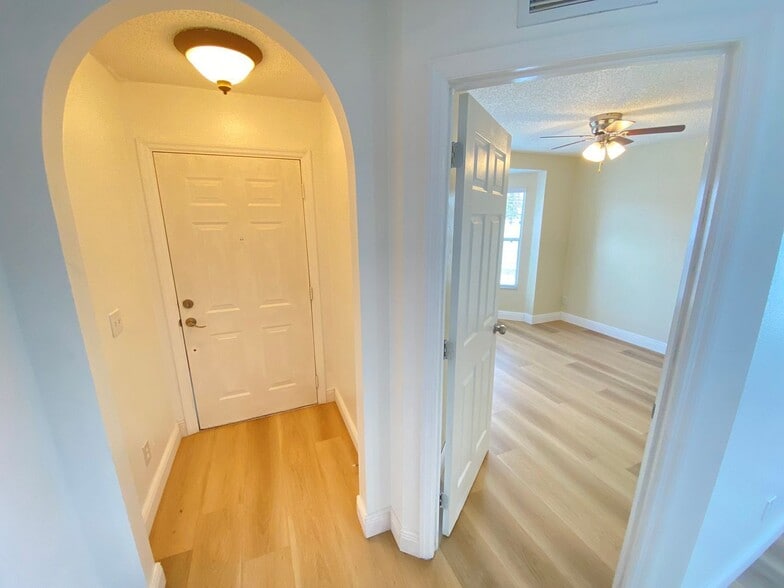 Building Photo - 1019 Great Shady Ln