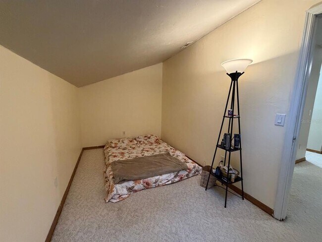 Building Photo - 7200 SW 8th Ave