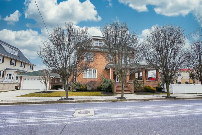 Building Photo - 6511 Atlantic Ave