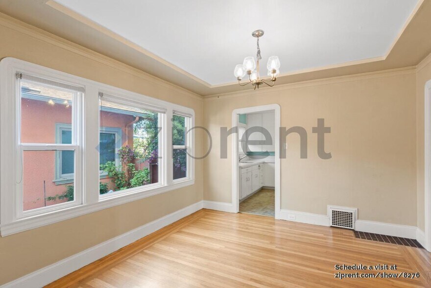 Building Photo - Unit