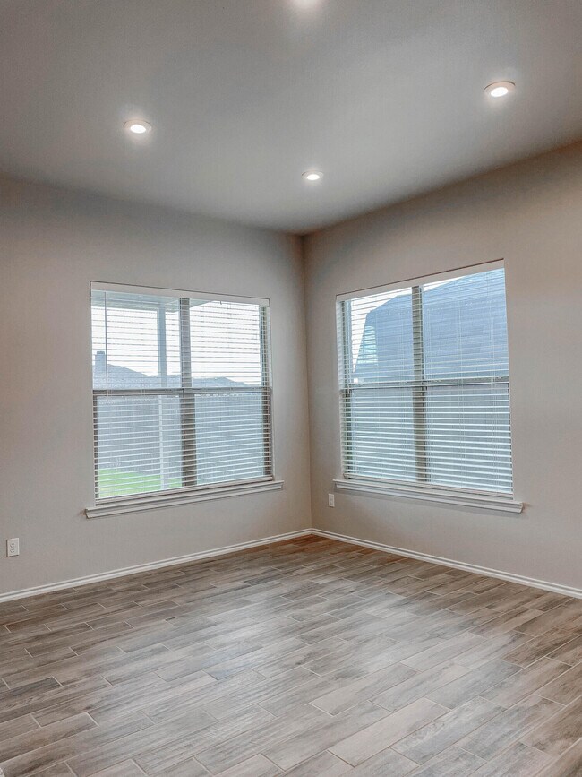 Building Photo - 14109 Avenue W