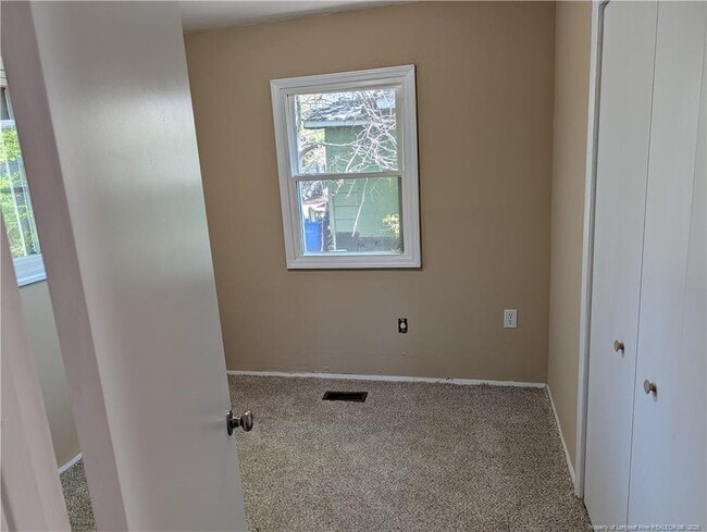 Building Photo - 203 Wall St