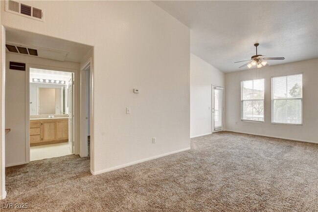 Building Photo - 10550 W Alexander Rd