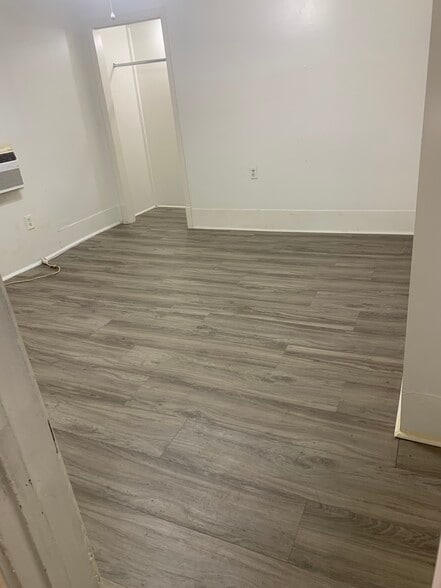 Building Photo - 311 Lee St W