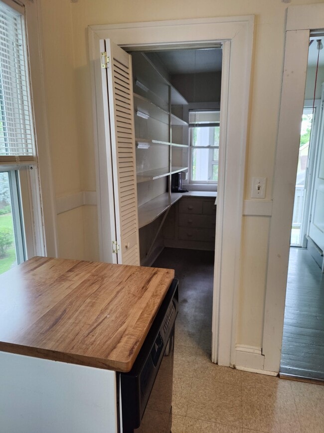 Building Photo - 145 Dover Rd