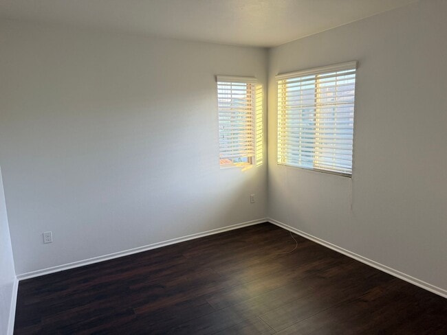 Building Photo - Estrella home for rent!