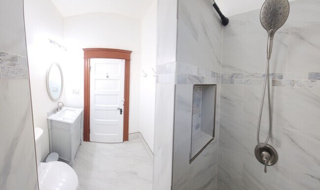 Building Photo - Islay Street  770-774