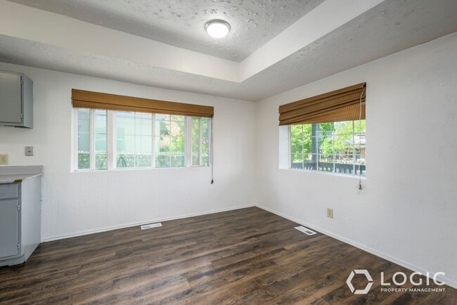 Building Photo - Great Family Home in Excellent Sugar House...