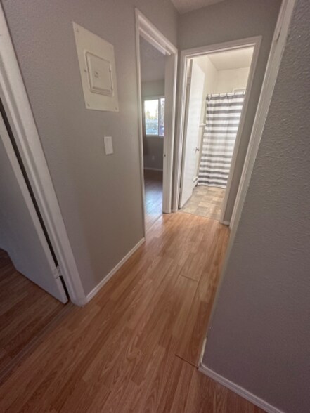 Building Photo - 635 10th Ave