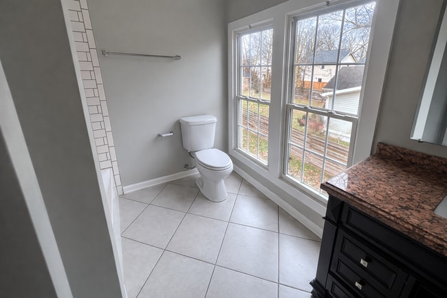 Building Photo - 1100 N 6th St