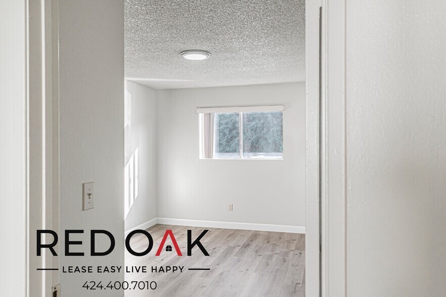 Building Photo - 12767 San Fernando Rd