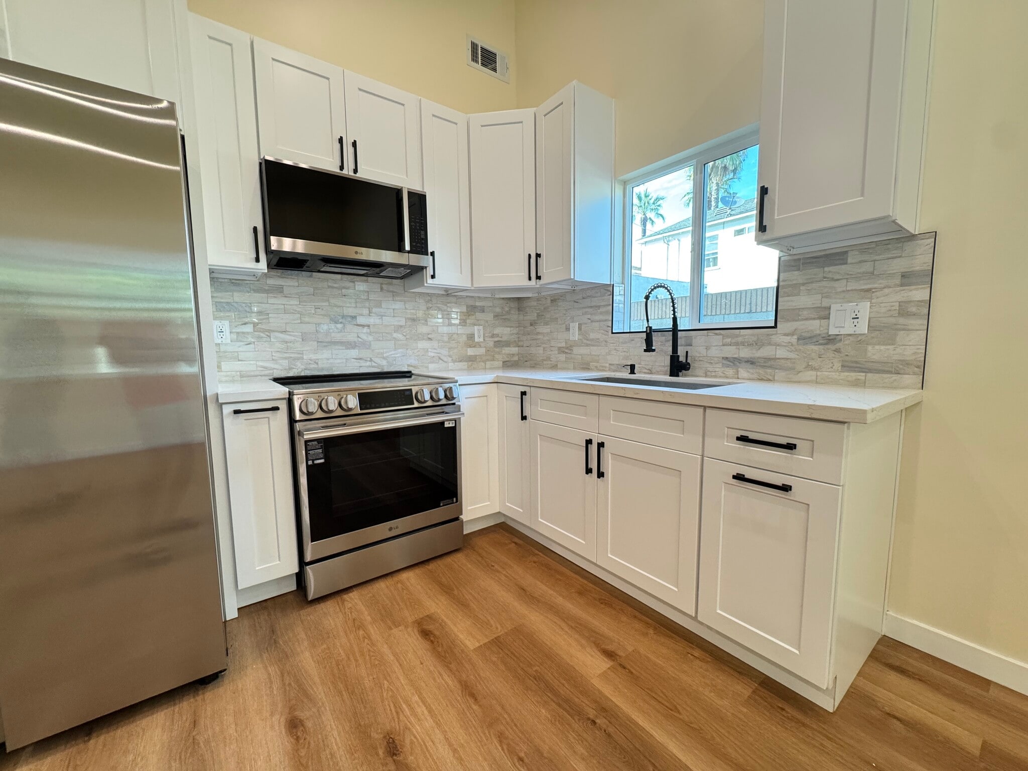 Building Photo - 815 Arden Ave