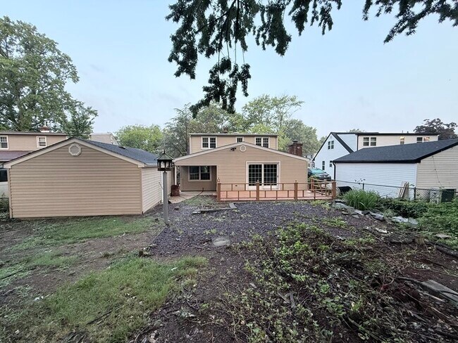 Building Photo - 226 S Moore Ave