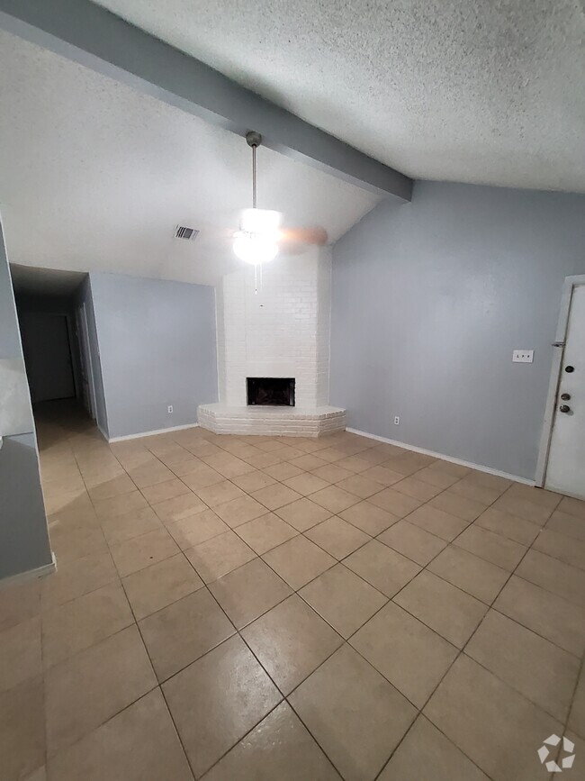 Building Photo - 10151 Inwood Hollow Ln