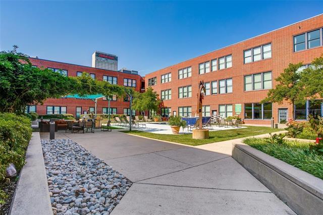 Building Photo - 2502 Live Oak St