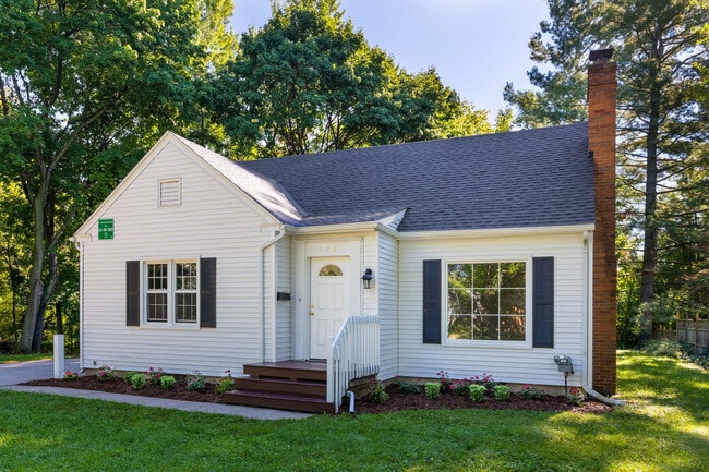 Building Photo - 172 Spartan Ave