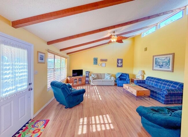 Building Photo - 209 Crest Dr