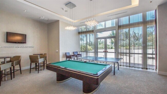 Building Photo - 18101 Collins Ave