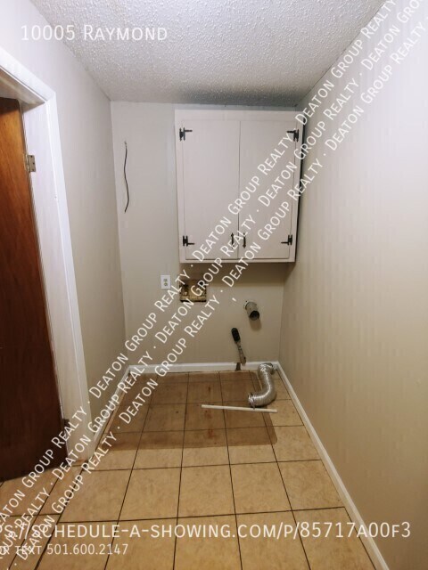 Building Photo - 10005 Raymond-