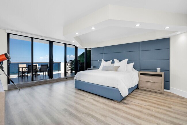 Building Photo - 3115 S Ocean Blvd