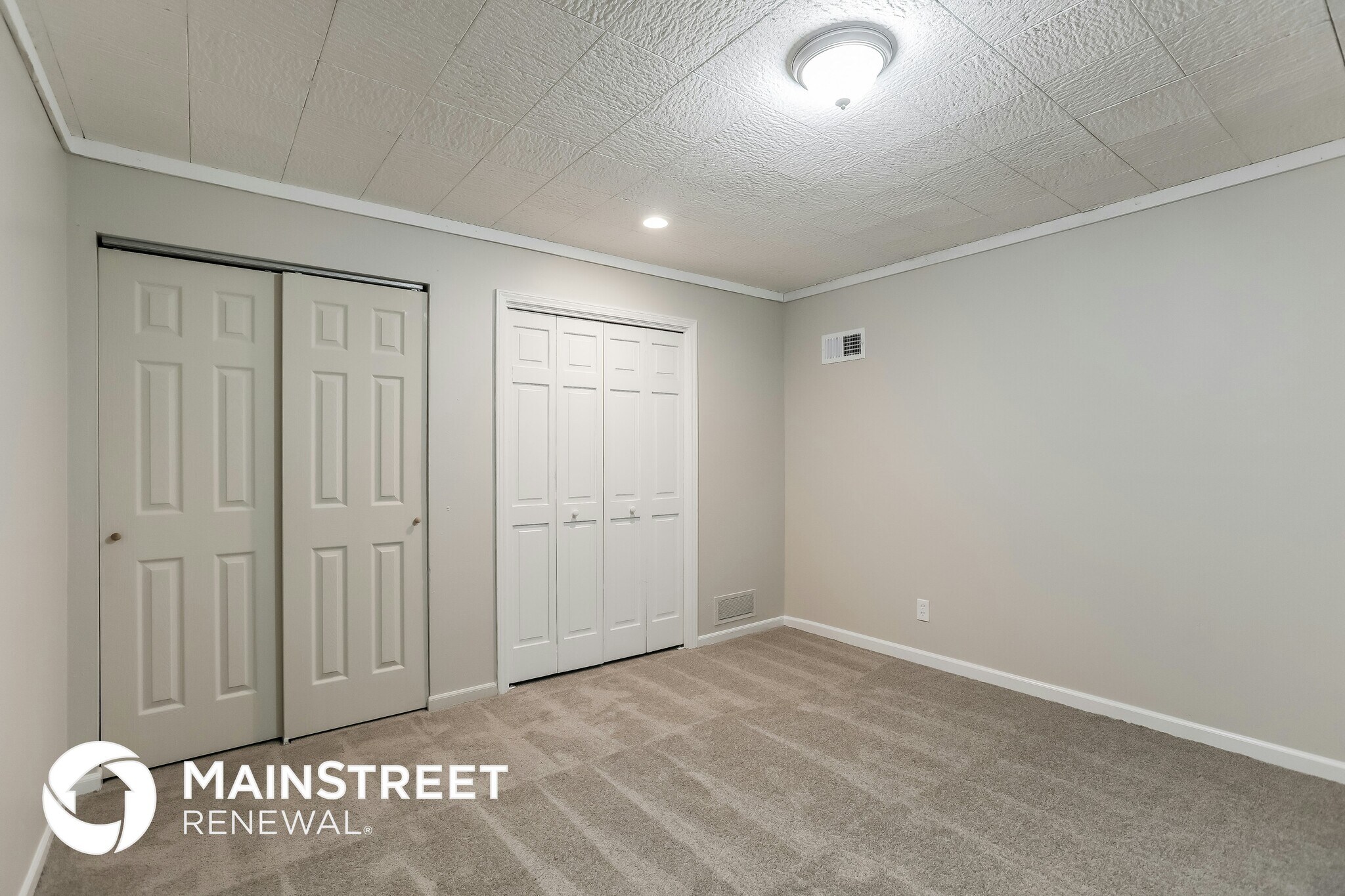 Building Photo - 517 N Clayview Dr