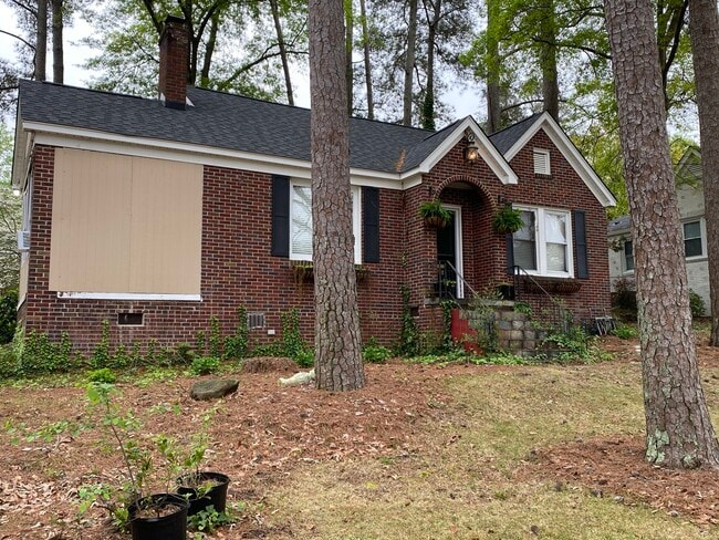 Building Photo - 2228 Pinehurst Rd