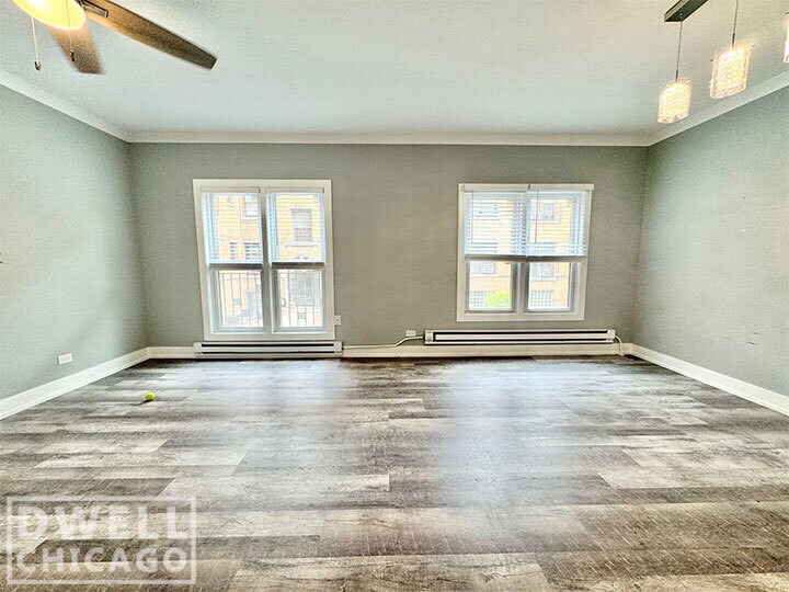 Primary Photo - 730 W Roscoe St