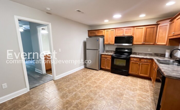 Building Photo - 124 Brown Estates Dr