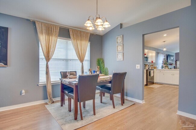 Building Photo - 2005 Tujaques Pl