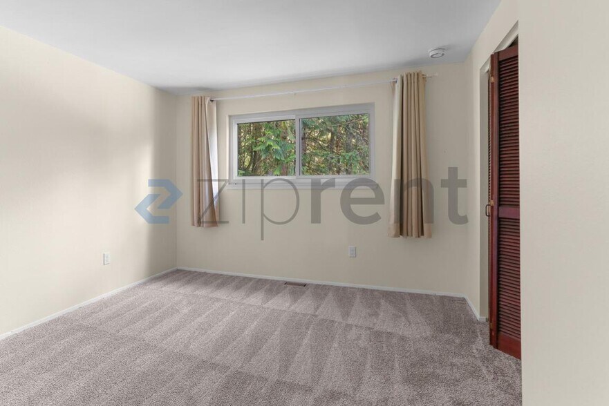 Building Photo - Unit
