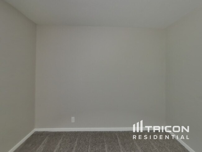 Building Photo - 9418 Live Point