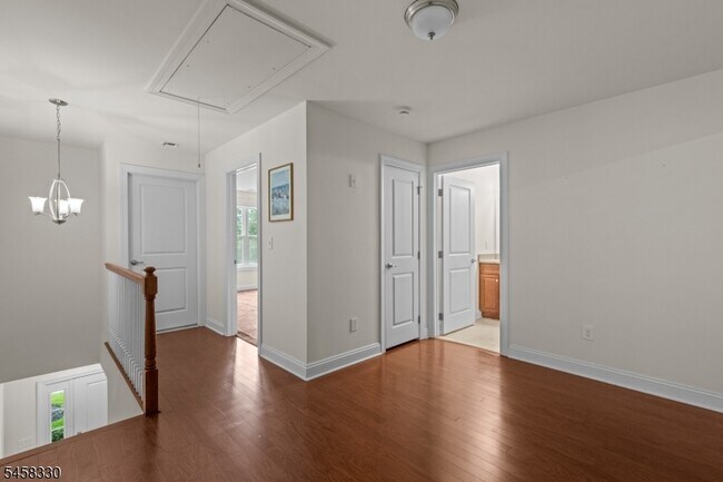 Building Photo - 52 Parkside Dr