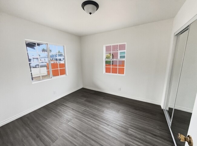 Building Photo - 321 W 83rd St