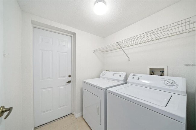Building Photo - 823 Camargo Way