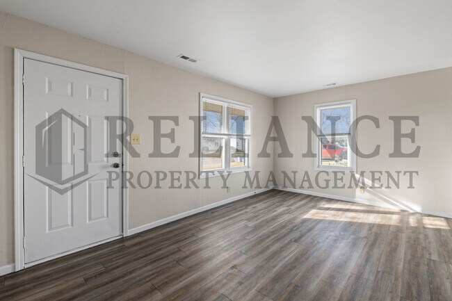 Building Photo - 224 Grover Ave