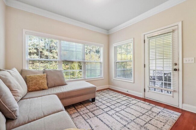 Building Photo - 3808 Fairhill Point