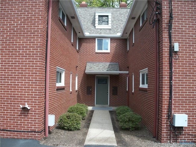 Building Photo - 2149 Evergreen Rd