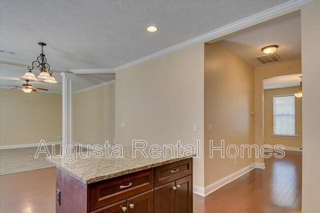 Building Photo - 1036 Lancaster Way