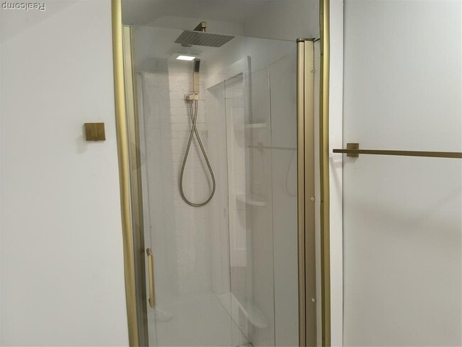 Building Photo - 18080 Westphalia St