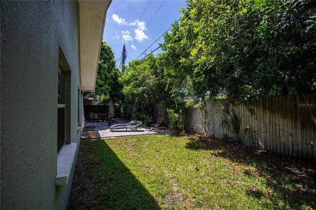Building Photo - 2198 Oak Grove Dr