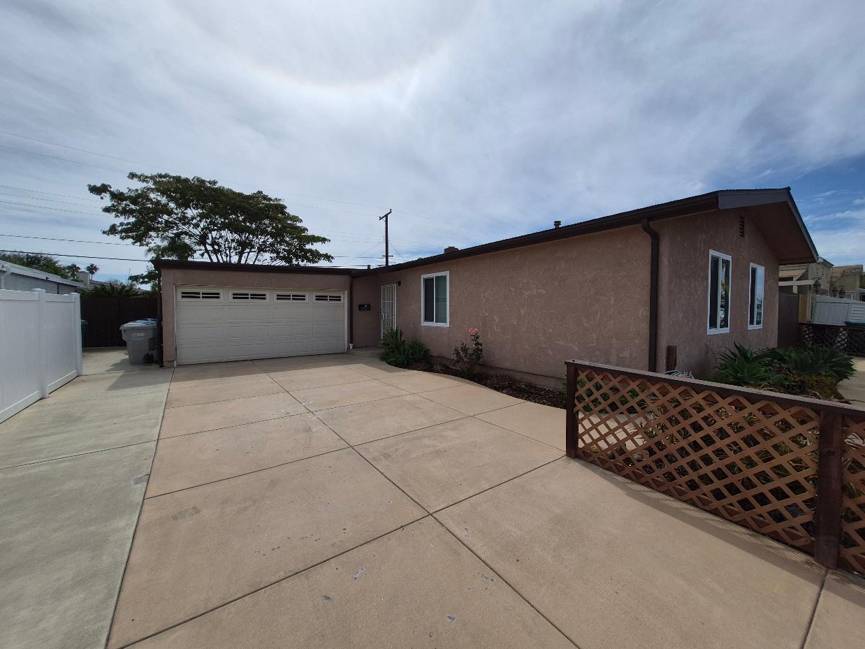 Building Photo - 4861 Lehrer Dr