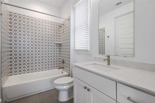 Building Photo - 4703 Unity Cir