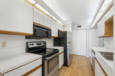 Building Photo - 105 Half Moon Cir