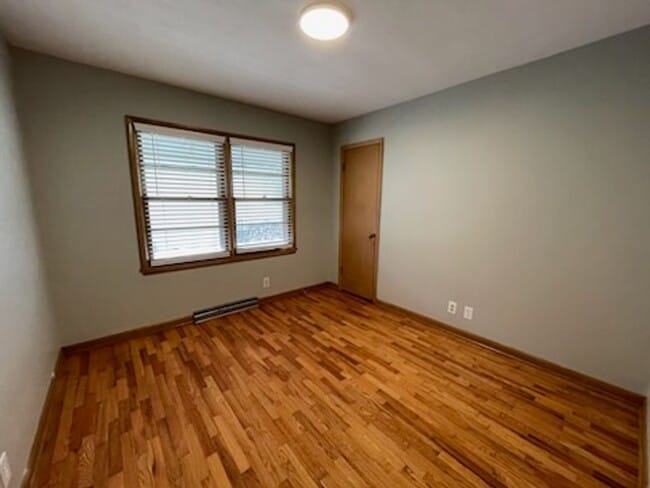 Building Photo - GREAT LOCATION!! Close to Mercy Hospital!